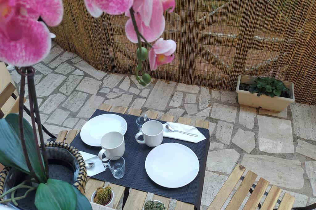 Elegante Open Space Con Vasca Idromassaggio A Trastevere Roma Exterior foto