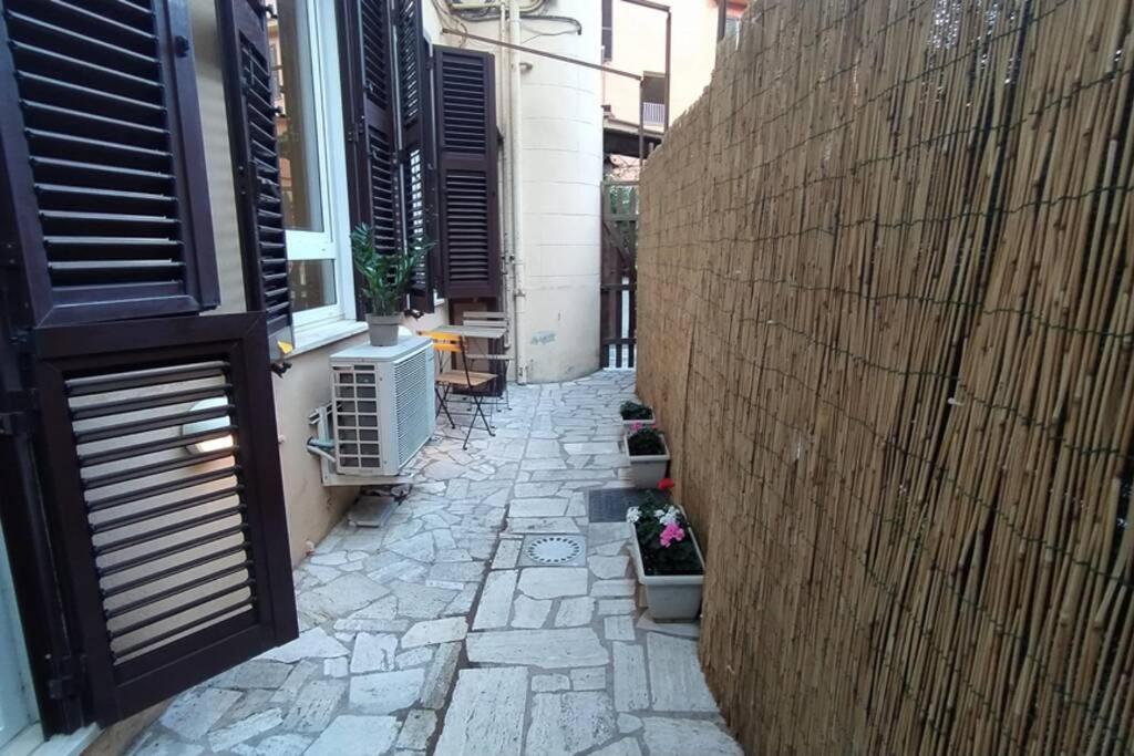 Elegante Open Space Con Vasca Idromassaggio A Trastevere Roma Exterior foto