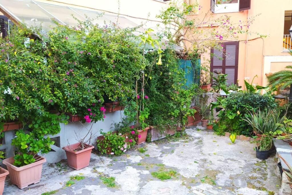 Elegante Open Space Con Vasca Idromassaggio A Trastevere Roma Exterior foto
