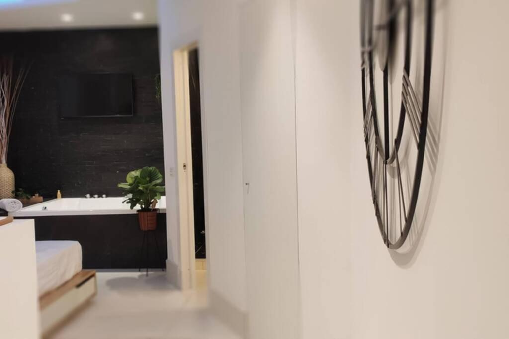 Elegante Open Space Con Vasca Idromassaggio A Trastevere Roma Exterior foto