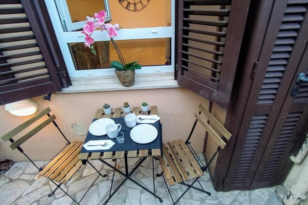 Elegante Open Space Con Vasca Idromassaggio A Trastevere Roma Exterior foto